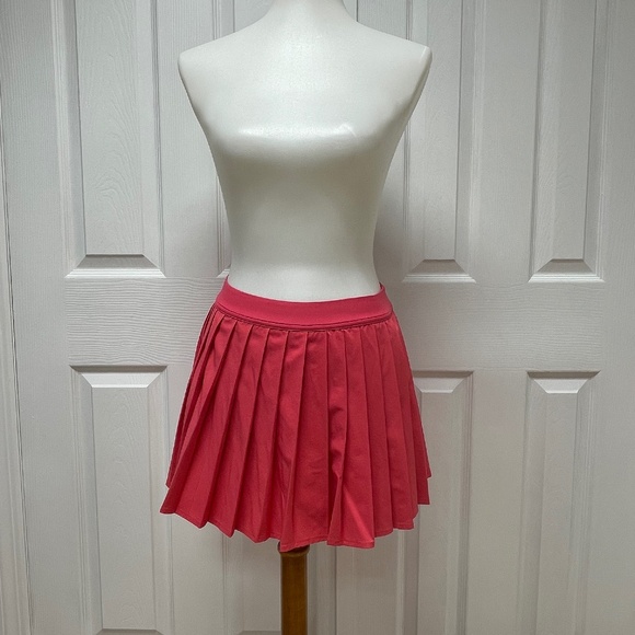 Lululemon High-Rise Pleated Tennis Skirt - Size 4. - Picture 1 of 14